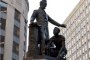 Бутат Линкълн с освободения роб в просветения Бостън