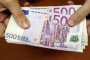 Повече от година жена превежда пари на измамници - общо 1700 евро