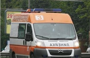 С опасност за живота е 55-годишният мъж, пострадал след като бе блъснат от кола на оживен булевард в Пловдив тази сутрин. 