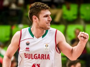 Селекционерът на мъжкия национален отбор на България Росен Барчовски обяви разширения състав от 24 баскетболисти, от които ще избира за първите два мача от квалификациите за Евробаскет 2025.
