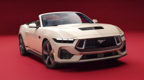 Ford обяви, че ще пусне пакет за 60-годишнината на Mustang за моделната година 2025, ограничен до 1965 бройки.