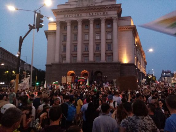 Протестите в София: Ден 8