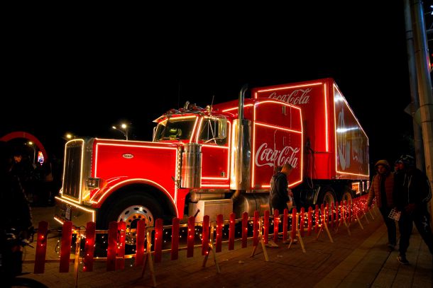 Коледната кампания на Coca-Cola вдъхновява да #споделямедоброто